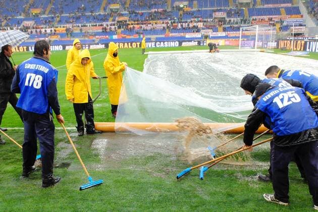 Spielabbruch aufgrund heftigen Regens Roma Stadio Olimpico - Football Calcio Serie A 2013 2014 AS Roma - Parma FC Foto AndreaxStaccioli Insidefoto andreaxstaccioli