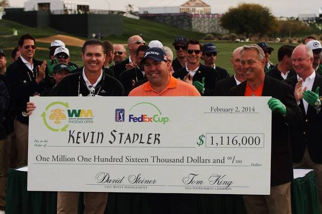 February 02, 2014: Kevin Stadler (Denver, CO) holds up the winning check after the final round of the Waste Management Phoenix Open at the TPC Stadium golf course in Scottsdale Arizona. GOLF: FEB 02 PGA Golf Herren - Waste Management Phoenix Open - Final Round Icon20172893 EDITORIAL USE ONLY