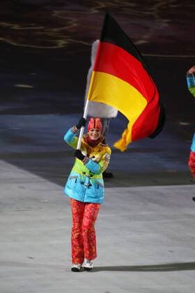 OLYMPIA - Olympische Spiele 2014, Eröffnungszeremonie SOTSCHI,RUSSLAND,07.FEB.14 - DIVERS, OLYMPIA, SKI ALPIN - Olympische Winterspiele Sotschi 2014, Eröffnungsfeier. Bild zeigt Fahnenträgerin Maria Höfl Riesch (GER). 