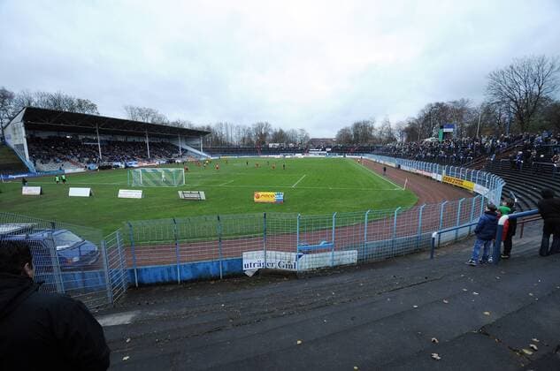 Fußball, Stadiongeschichte Westfalia Herne Westfalia Herne --- Fussball --- Oberliga Westfalen --- 02.12.2012 Stadion am Schloss Strünkede Stadionansicht, Innenansicht, Übersicht, Hintergrund, Hinterleger