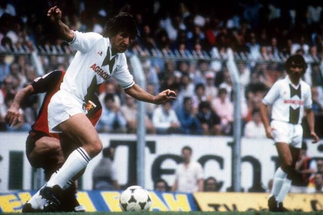 Zico (Udinese Calcio) am Ball