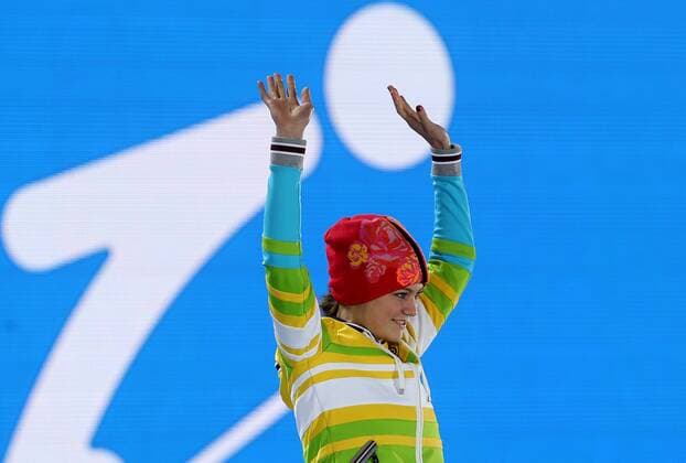 OLYMPIA - Olympische Spiele 2014 SOTSCHI,RUSSLAND,12.FEB.14 - DIVERS, OLYMPIA, SKI NORDISCH, SKISPRINGEN - Olympische Winterspiele Sotschi 2014, Normalschanze, Damen, Siegerehrung, Medaillenvergabe am Medal Plaza. Bild zeigt den Jubel von Carina Vogt (GER). 