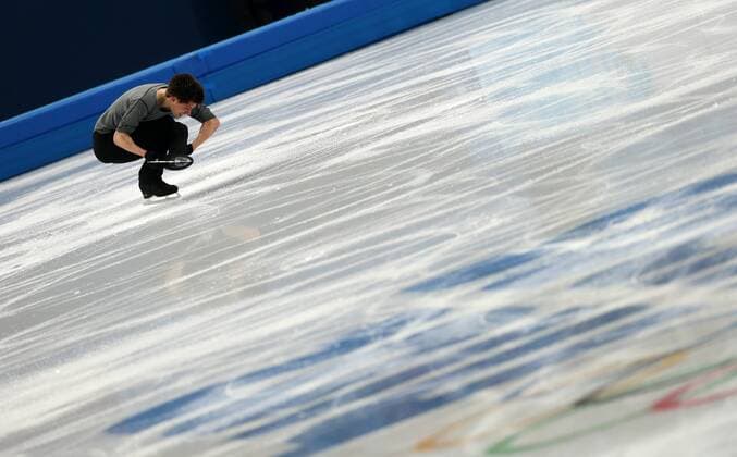 OLYMPIA - Olympische Spiele 2014 SOTSCHI,RUSSLAND,13.FEB.14 - DIVERS, OLYMPIA, EISKUNSTLAUF - Olympische Winterspiele Sotschi 2014, Kurzprogramm der Herren. Bild zeigt Viktor Pfeifer (AUT). 