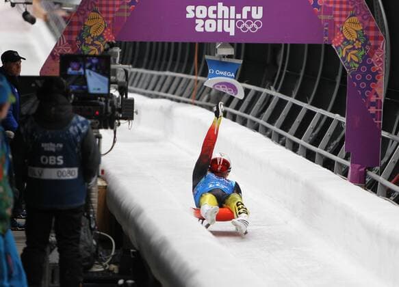xjhx, Kransnaya Polyana, Sanki Sliding Center, 13.02.2014, Olympia-Olympische Spiele 2014, Rodeln Team, Olympiasieger Rodel Team-Staffel Wettbewerb Felix Loch (GER)