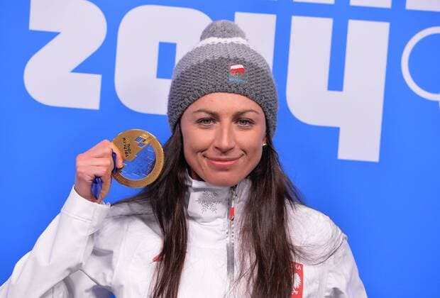 13 02 2014 RUSSIA SOCHI - JUSTYNA KOWALCZYK LADIES 10 KM CLASSIC MEDAL CEREMONY WINTER OLYMPIC GAMES SOCHI 2014 KRAKFOTO NEWSPIX.PL --- Newspix.pl  JAG_3251
