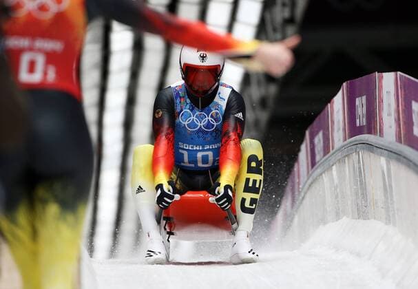 OLYMPIA - Olympische Spiele 2014 KRASNAJA POLJANA,RUSSLAND,13.FEB.14 - DIVERS, OLYMPIA, RODELN - Olympische Winterspiele Sotschi 2014, Sliding Center Sanki, Rschanaja Poljana, Team Staffel. Bild zeigt Felix Loch (GER). 