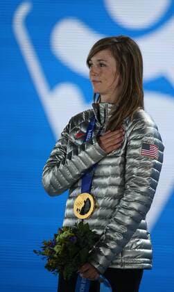 ITAR-TASS: SOCHI, RUSSIA. FEBRUARY 13, 2014. US snowboarder Kaitlyn Farrington poses with her Gold medal at a victory ceremony for the Snowboarding Women s Halfpipe event at the Sochi 2014 Winter Olympic Games, at Medals Plaza.  premiumd Aufmacher RE139250