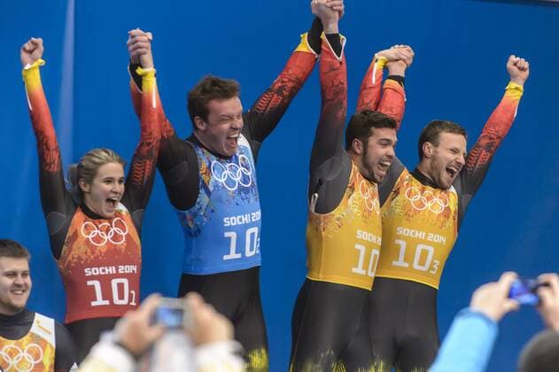 Felix LOCH, Natalie Geisenberger Tobias Wendl und Tobias Arlt Olympiasieger Rodeln Team Staffel Sanki Sliding Center XXII. Olympische Winterspiele Sochi, Russland am 13.02.2014