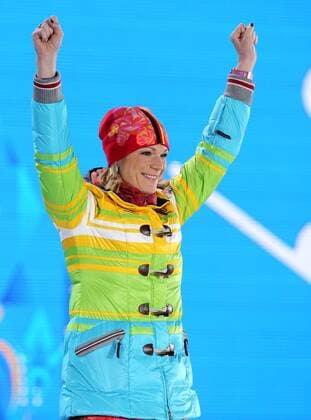 OLYMPIA - Olympische Spiele 2014 SOTSCHI,RUSSLAND,15.FEB.14 - DIVERS, OLYMPIA, SKI ALPIN - Olympische Winterspiele Sotschi 2014, Super G der Damen, Siegerehrung, Medaillenvergabe am Medal Plaza. Bild zeigt den Jubel von Maria Höfl Riesch (GER). 