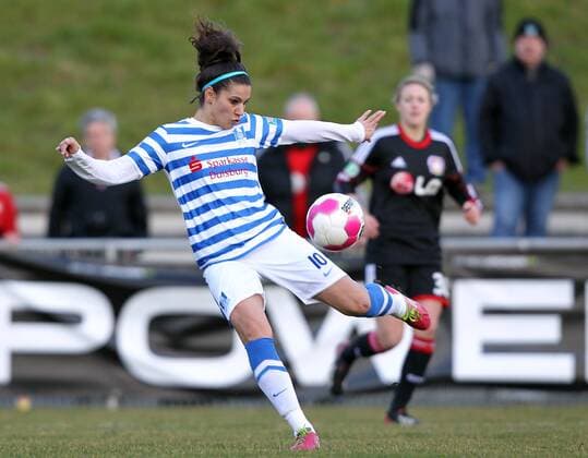 Fussball, 1. Frauen-Bundesliga, MSV Duisburg - Bayer 04 Leverkusen, v.li.: Kristina Sundov (MSV Duisburg) Einzelbild xmrx