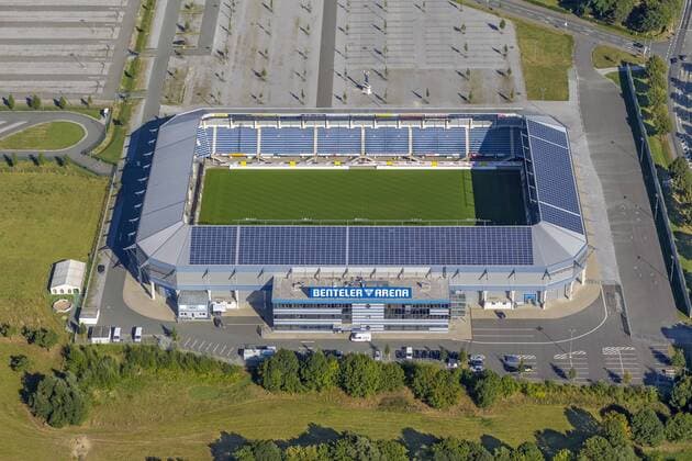 Fußball, Stadiongeschichte SC Paderborn Benteler-Arena, Fußballstadion in Paderborn, Heimspielstätte des Zweitligisten SC Paderborn 07, Fußball, Zweite Bundesliga, Paderborn, Ostwestfalen, Nordrhein-Westfalen, Deutschland !ACHTUNGxMINDESTHONORARx60xEURO!