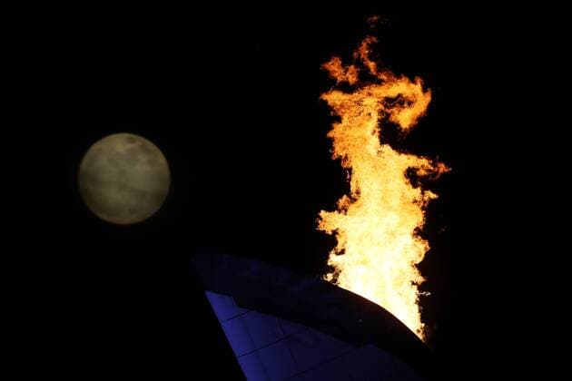 The XXII Winter Olympic Games 2014 in Sotchi, Olympics - Olympische Winterspiele Sotschi 2014, The olympic cauldron and the moon, xMaltexChristiansx