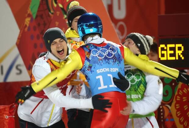 OLYMPIA - Olympische Spiele 2014 KRASNAJA POLJANA,RUSSLAND,17.FEB.14 - DIVERS, OLYMPIA, SKI NORDISCH, SKISPRINGEN - Olympische Winterspiele Sotschi 2014, RusSki Gorki Jumping Center, Esto-Sadok, Grossschanze, Teambewerb der Herren. Bild zeigt den Jubel von Andreas Wank, Marinus Kraus, Andreas Wellinger und Severin Freund (GER). 