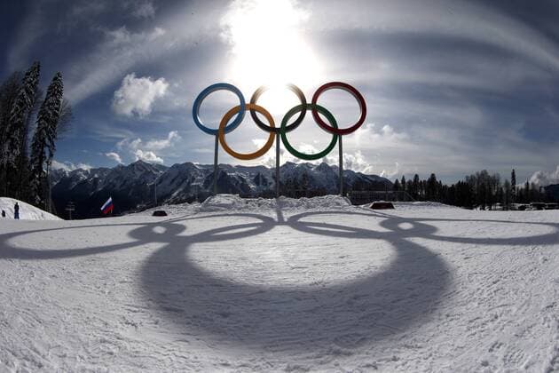 OLYMPIA - Olympische Spiele 2014 KRASNAJA POLJANA,RUSSLAND,19.FEB.14 - DIVERS, OLYMPIA, SKI NORDISCH, LANGLAUF - Olympische Winterspiele Sotschi 2014, Laura Center, Khrebet Psekhako, Teambewerb, 6x1,3km Team Sprint der Herren, klassisch. Bild zeigt die Olympischen Ringe. 