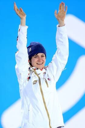 OLYMPIA - Olympische Spiele 2014 SOTSCHI,RUSSLAND,20.FEB.14 - DIVERS, OLYMPIA, EISSCHNELLLAUF - Olympische Winterspiele Sotschi 2014, 5000m der Damen, Siegerehrung, Medaillenvergabe am Medal Plaza. Bild zeigt den Jubel von Martina Sablikova (CZE). 