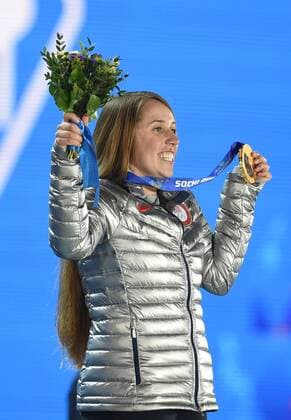 (140221) -- SOCHI, Feb. 21, 2014 (Xinhua) -- Gold medalist Maddie Bowman of the United States poses during the awarding ceremony for the ladies ski halfpipe of Freestyle Skiing at the 2014 Sochi Winter Olympic Games in Sochi, Feb. 21, 2014. (Xinhua Wang Yuguo) (SP)OLY-RUSSIA-SOCHI-FREESTYLE SKIING-LADIES SKI HALFPIPE FINAL 