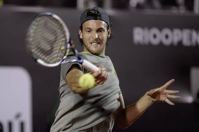 RIO DE JANEIRO, Joao Sousa of Portugal returns the during the 2014 Rio Open quarter-final match in Rio de Janeiro, Brazil, on Feb. 21, 2014. Joao Sousa lost 0-2. (Xinhua Jorge Rodrigues Eleven AGENCIA ESTADO) (vf) (sp) BRAZIL OUT (SP)BRAZIL-RIO DE JANEIRO-TENNIS-OPEN 