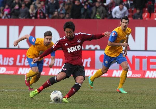 22.02.2014 - Fussball - Saison 2013 2014 - 1. Fussball - Bundesliga - 22. Spieltag: 1. FC Nürnberg Nürnberg FCN - BTSV Eintracht Braunschweig - JüRa - Hiroshi Kiyotake (13, 1.FC Nürnberg FCN) - Elfmeter