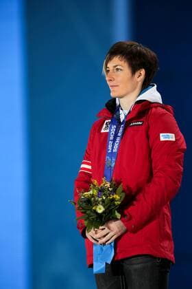 OLYMPIA - Olympische Spiele 2014 SOTSCHI,RUSSLAND,22.FEB.14 - DIVERS, OLYMPIA, SKI ALPIN - Olympische Winterspiele Sotschi 2014, Slalom der Damen, Siegerehrung, Medaillenvergabe am Medal Plaza. Bild zeigt den Jubel von Kathrin Zettel (AUT). 