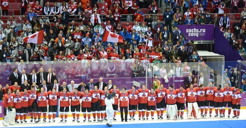 (140223) -- SOCHI, Feb. 23, 2014 (Xinhua) -- Gold medalists of Canada pose during the awarding ceremony after the men s gold medal game of Ice Hockey at the 2014 Sochi Winter Olympic Games in Sochi, Feb. 23, 2014. 