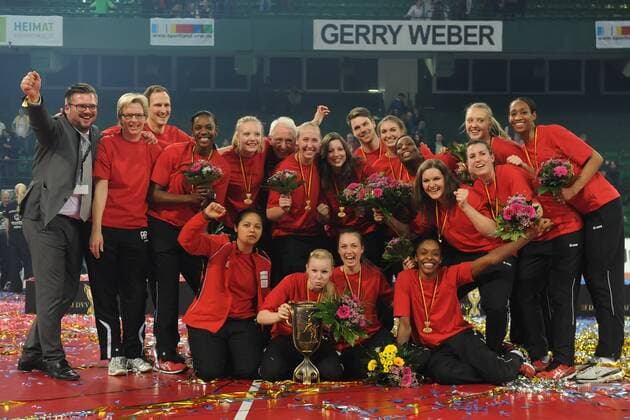 Halle Westfalen, Deutschland 02. März 2014: Volleyballpokalfinale 2014 - Frauen - Rote Raben Vilsbiburg. Rote Raben Vilsbiburg gewinnen den deutschen Volleyballpokal. mt