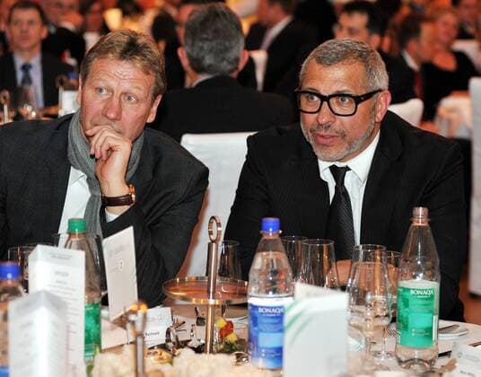 Ex-Fussballprofis Guido BUCHWALD, und Jimmy HARTWIG. Deutschland, Stuttgart: Fussball, DFB : Integrationspreis des Deutschen Fussball-Bundes und Mercedes-Benz am 04.03.2014, Mercedes-Benz Museum.