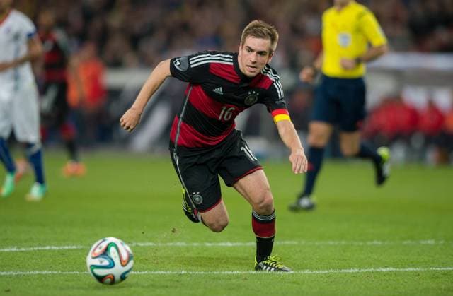 5. Maerz 2014: Stuttgart, Fussball Testspiel: Deutschland - Chile: Deutschlands Philipp Lahm am Ball.