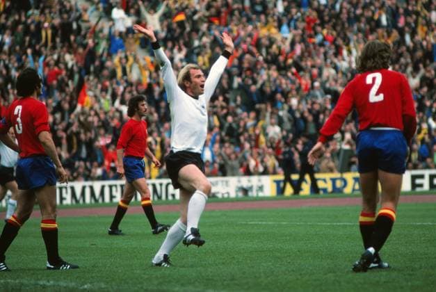 Football - 1976 European Football Championship - QuarterFinal, Second Leg: West Germany 2 (3) Spain 0 (1) West Germany s Uli Hoeneß celebrates his goal at the Olympiastadion, Munich. 22 05 1976 