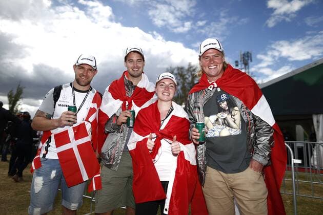 Motorsports: FIA Formula One World Championship 2014, Grand Prix of Australia, fans of 20 Kevin Magnussen (DEN, McLaren Mercedes), xHOCHxZWEIx