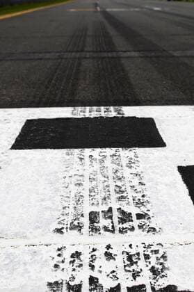 Motorsports: FIA Formula One World Championship 2014, Grand Prix of Australia, tyres marks, skidmarks, Fahrbahn, Bremsspur, Bremsspuren, Strecke, Gummi, Spur, Reifenspuren, Reifenspur, Streifen, Asphalt, Abrieb, Gummi, marks, Markierung, Markierungen, Fahrbahnmarkierung, abstrakte, Abstrakt, abstract xHOCHxZWEIx