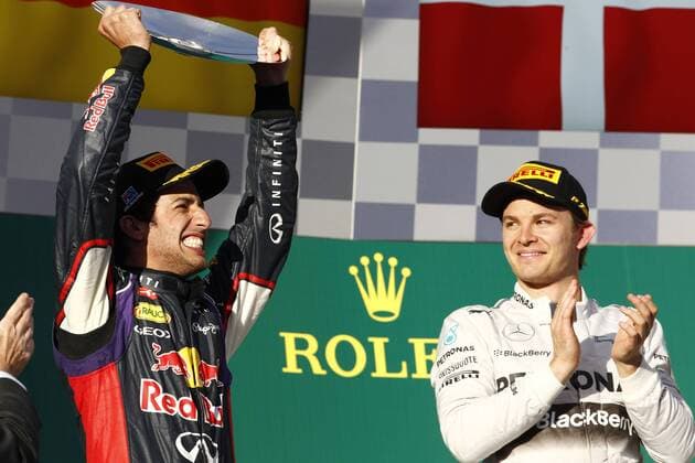 Motorsports: FIA Formula One World Championship 2014, Grand Prix of Australia, 3 Daniel Ricciardo (AUS, Infiniti Red Bull Racing), 6 Nico Rosberg (GER, Mercedes AMG Petronas F1 Team), xHOCHxZWEIx
