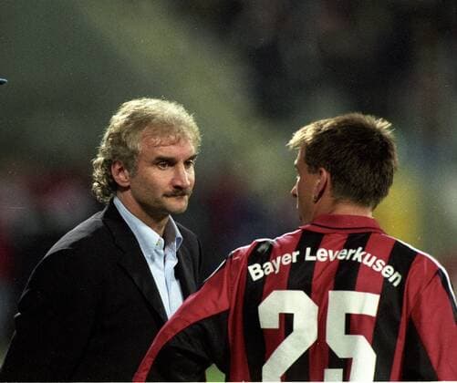 Bayer Leverkusen - Borussia Dortmund 2:0 21.10.2000 Trainer Rudi Voeller und Bernd Schneider HM