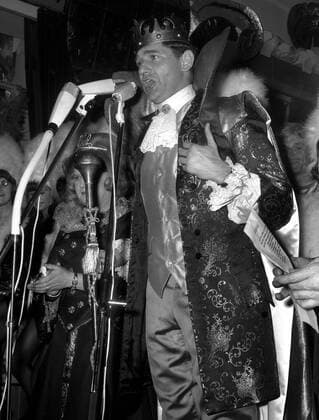 Torwart Petar Radenkovic (TSV 1860 München) auf dem Sportpressefest in München 1966: Bin I Radi, bin I König . HM