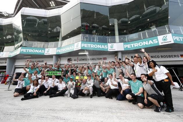 Motorsports: FIA Formula One World Championship 2014, Grand Prix of Malaysia, 44 Lewis Hamilton (GBR, Mercedes AMG Petronas F1 Team), 6 Nico Rosberg (GER, Mercedes AMG Petronas F1 Team), xHOCHxZWEIx