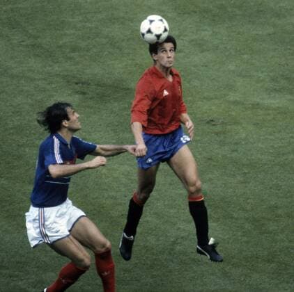 Fußball, EM Finale 1984 in Paris, Frankreich - Spanien EM 1984 in Frankreich. Finale Frankreich - Spanien 2:0 Julio Alberto (ESP) köpft HM