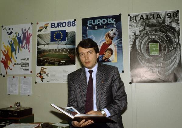 Europameisterschaft 1988 in Deutschland: Pressechef Wolfgang Niersbach (DFB). HM