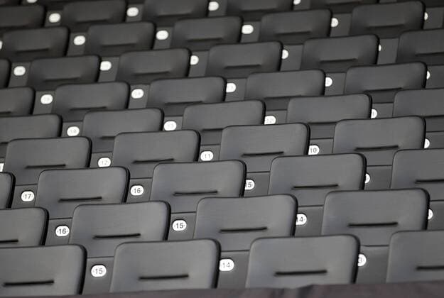 Fußball, Stadiongeschichte Eintracht Braunschweig Businessseats in der farbe schwarz auf der haupttribüne. Impressionen vor dem Derby Eintracht Braunschweig - am 6.April 2014.