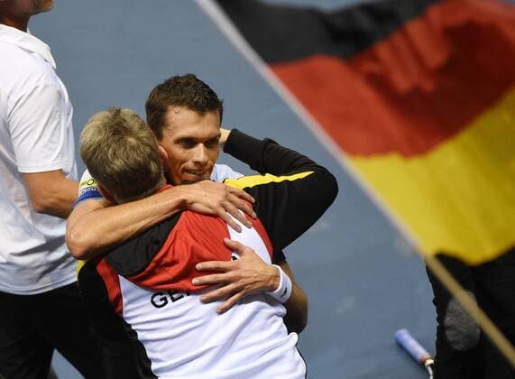 Tennis Daviscup Viertelfinale 2014 Frankreich -Deutschland Palais de Sports Jean Weille Nancy,Frankreich Deutsches Team : Tobias Kamke,und Teamkapitän Arriens Deutschland