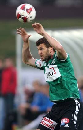 FUSSBALL - BL, Wr.Neustadt vs Ried WIENER NEUSTADT,AUSTRIA,05.APR.14 - FUSSBALL - tipp3 Bundesliga powered by T-Mobile, SC Wiener Neustadt vs SV Ried. Bild zeigt Andreas Schicker (Ried). 