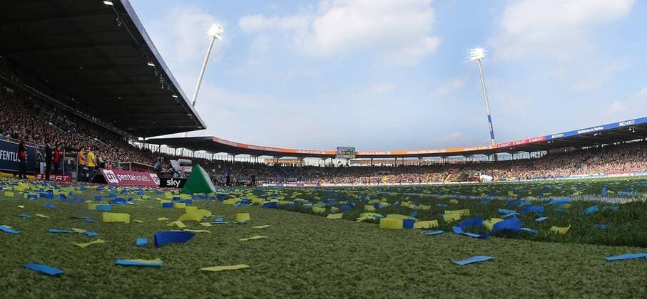 Fußball, Stadiongeschichte Eintracht Braunschweig Blick in das ausverkaufte Eintracht stadion Eintracht Braunschweig