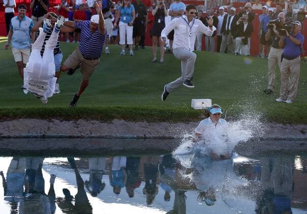 April 06, 2013: Lexi Thompson jumps into Poppy s Pond after winning the Kraft Nabisco Championship at Mission Hills Country Club in Rancho Mirage, California. LPGA Golf Damen 2014: Kraft Nabisco Championship APR 06 - ZUMAcb8