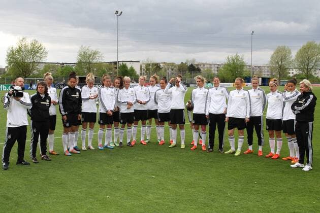 Fussball, Deutsche Frauenfußball-Nationalmannschaft, Öffentliches Training, die DFB-Frauen vor dem öffentlichen Training, xozx
