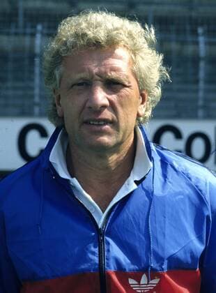 Bayer 05 Uerdingen 1985 86. Trainer Karl-Heinz Feldkamp HM