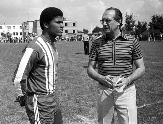 Training TSV 1860 München ; Torwart Henri Francillon und Trainer Max Merkel HM