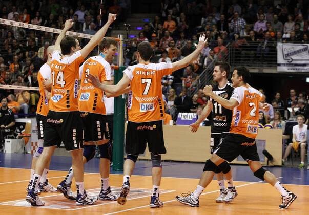 Aleksandar Spirovski, Tomas Kmet, Robert Kromm, Roko Sikiric, Martin Krystof, Kawika Shoji Freude Emotion jubelnd Jubel Volleyball Bundesliga Herren PlayOff halbfinale Saison 2013 14 13.04.2014 BR Volleys Berlin vs. TV Ingersoll Bühl