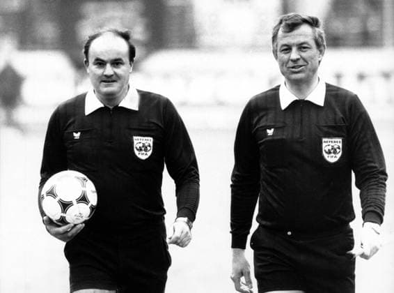 Die Schiedsrichter Volker Roth (li.) und Dieter Pauli (beide BR Deutschland)