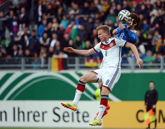 15.04.2014, xjhx, Fussball U20, Deutschland - Italien, v.l. Yannick Gerhardt (Deutschland U20), Roberto Gagliardini (Italien U20)