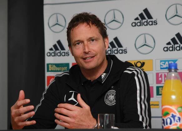 U 19 Länderspiel Deutschland - Belgien in Wuppertal, 16.04.2014. Marcus Sorg ( Trainer DFB U 19 ) bei der Pressekonferenz