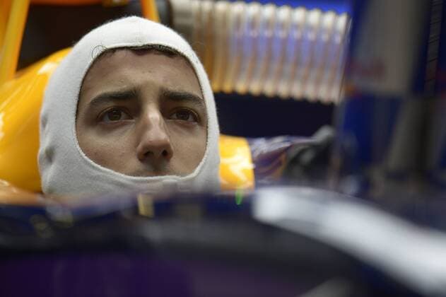 18.04.2014- Free Practice 1, Daniel Ricciardo (AUS) Infiniti Red Bull Racing RB10 Chinese Grand Prix, Shanghai 17-20 April 2014 
