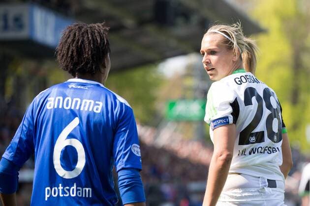 Fussball, Frauen Champions-League, 1. FFC Turbine Potsdam - VfL Wolfsburg, v.li.: Genoveva Anonma (1.FFC Turbine Potsdam),Lena Goeßling (VfL Wolfsburg) xjfx